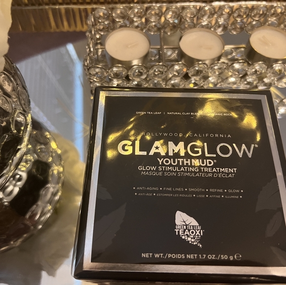 GlamGlow YOUTHMUD Glow Stimulating & Exfoliating Treatment - Picture 6 of 6